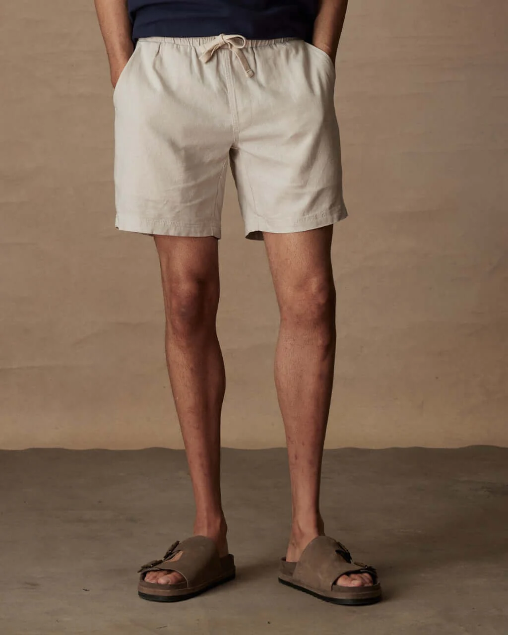 7" Linen Blend Short in Vapor Grey - Image 3