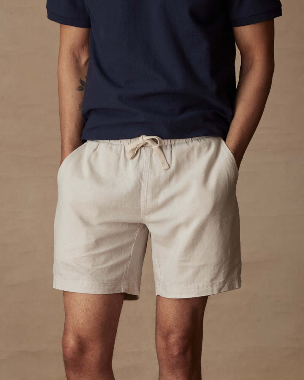 7" Linen Blend Short in Vapor Grey - Image 4
