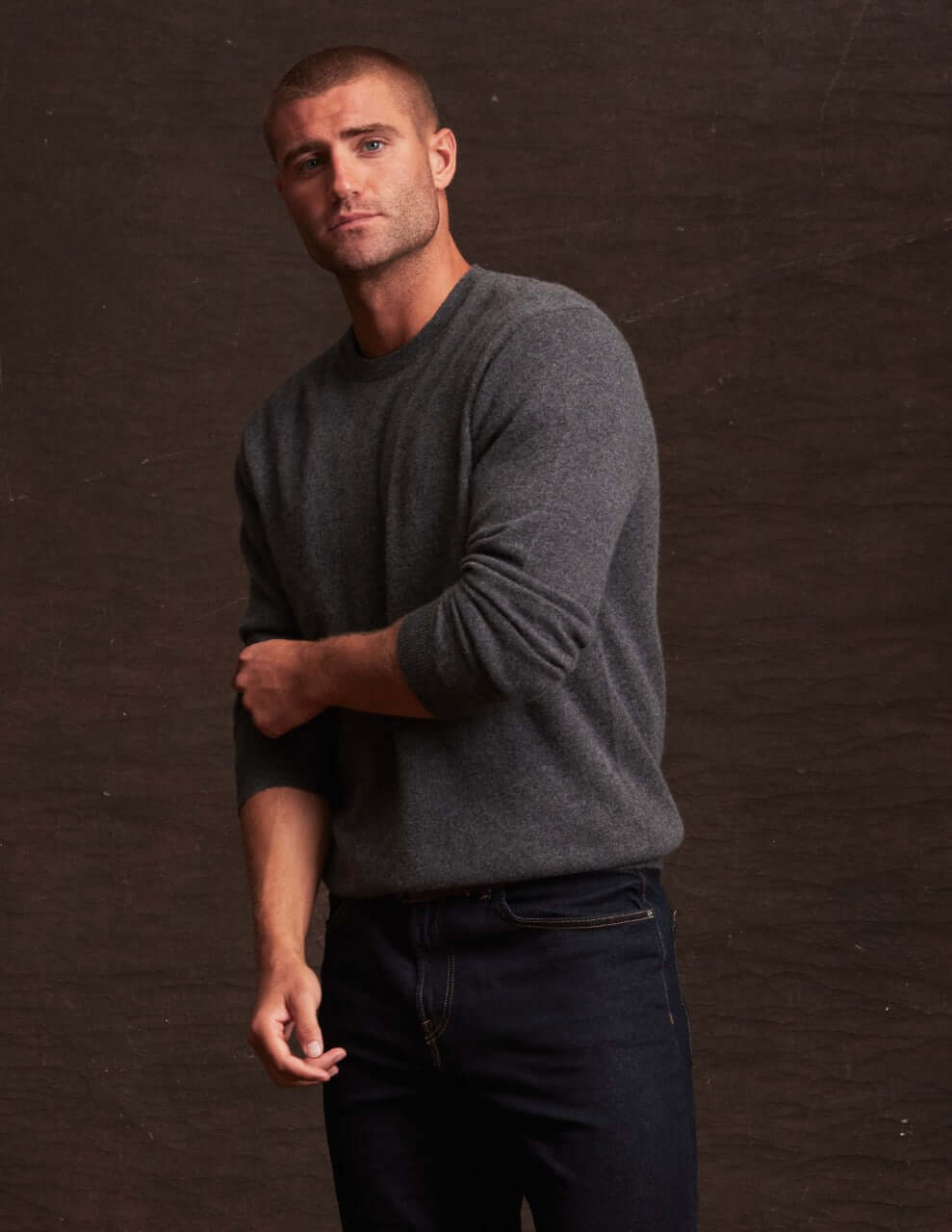 Cashmere Solid Crew in Charcoal Heather - Image 4