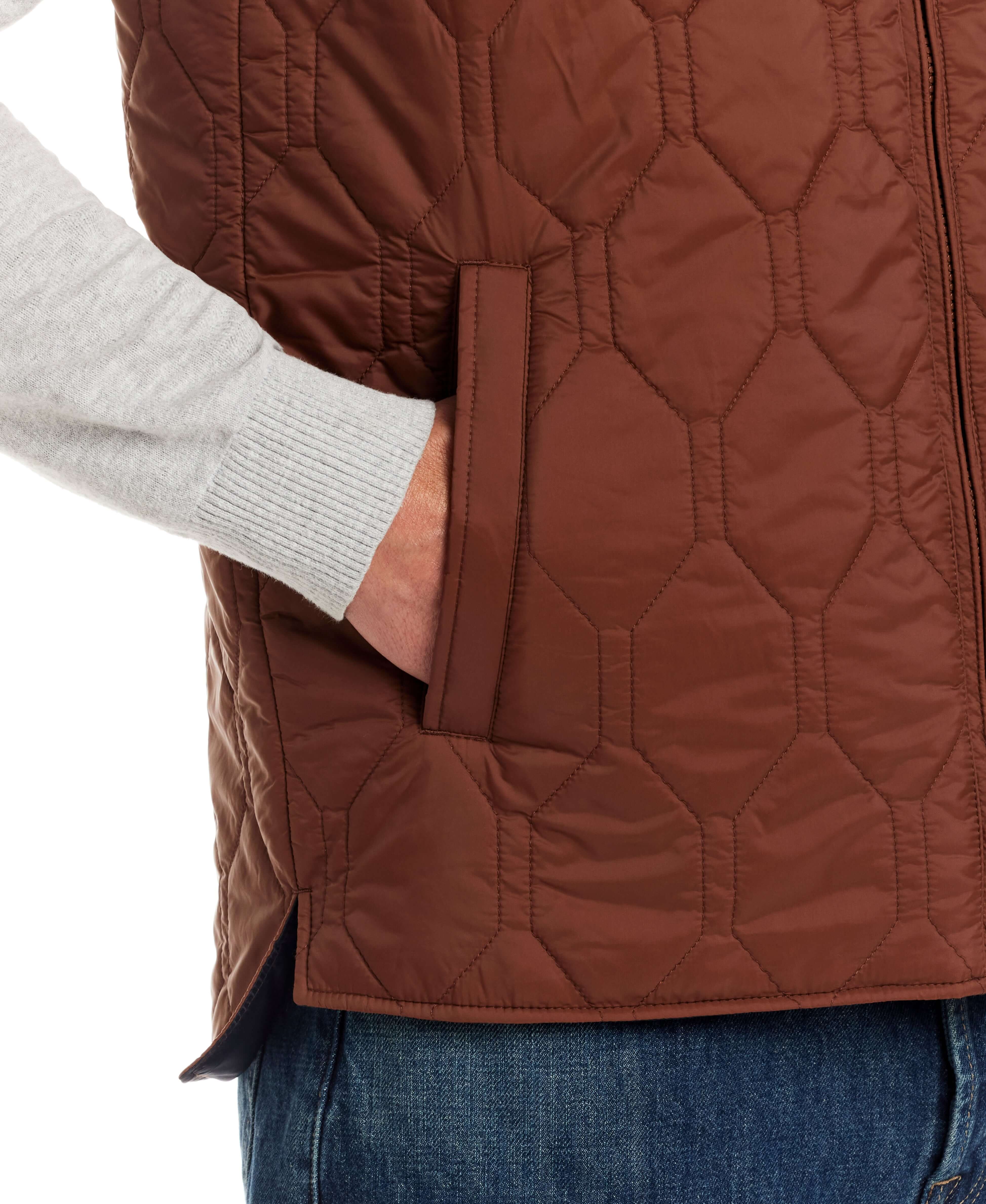 Hexagon Quilted Lightweight Vest in Cappuccino - Image 7