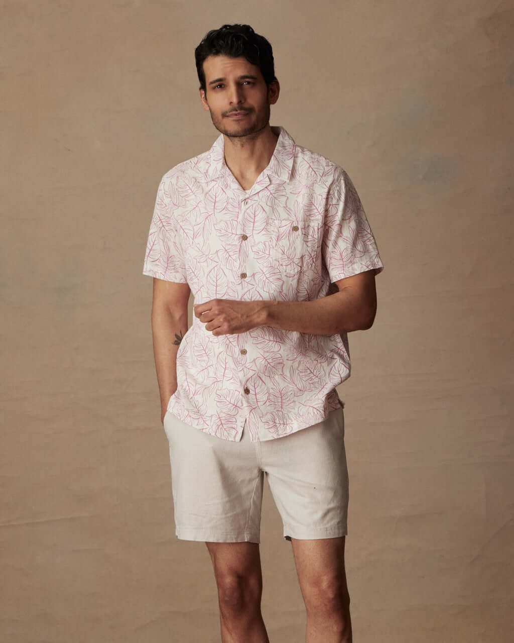 Short Sleeve Linen Cotton Camp Shirt in Wild Rose - Image 4